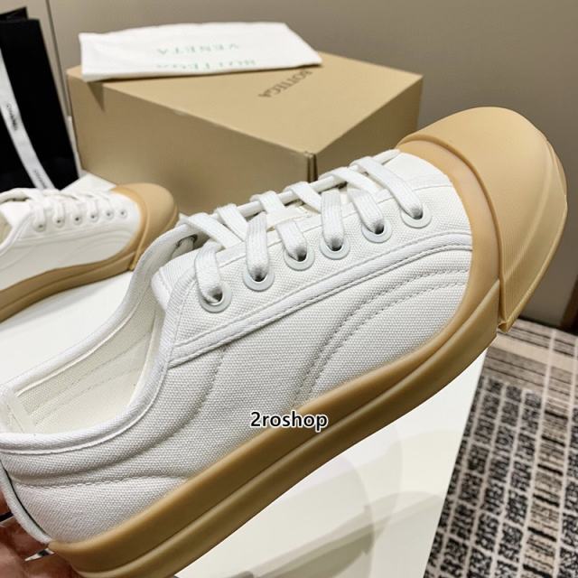 보테가베네타스니커즈