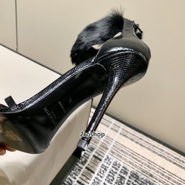 입생로랑샌들