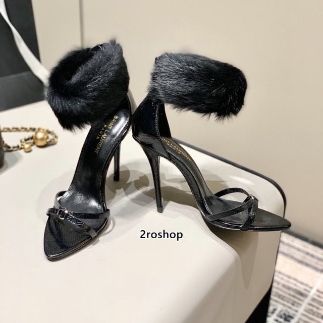 입생로랑샌들