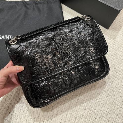 입생로랑니키백미듐