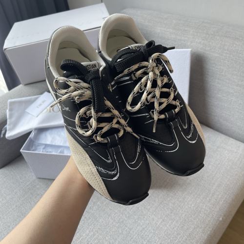 디올 D-Sketch 스니커즈