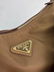 프라다 익스플로어 라지 리나일론 및 가죽 백