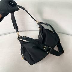 프라다 익스플로어 라지 리나일론 및 가죽 백