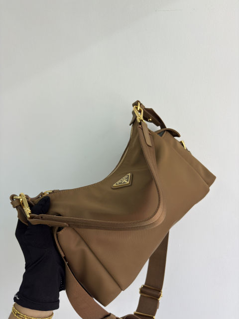 프라다 익스플로어 라지 리나일론 및 가죽 백