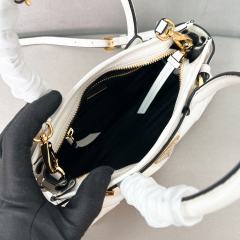 프라다 보니  가죽 핸드백 미니 1BA486