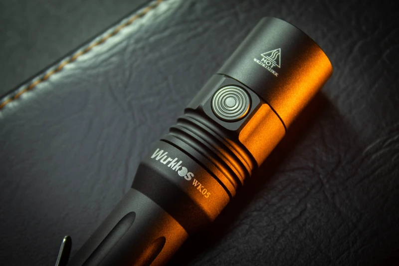 【New Release】Wurkkos WK05 EDC Torch, 2*AA/14500 Mini Penlight, NICHIA 519A 5000K High CRI LED Flashlight with Side Switch & Tail Switch