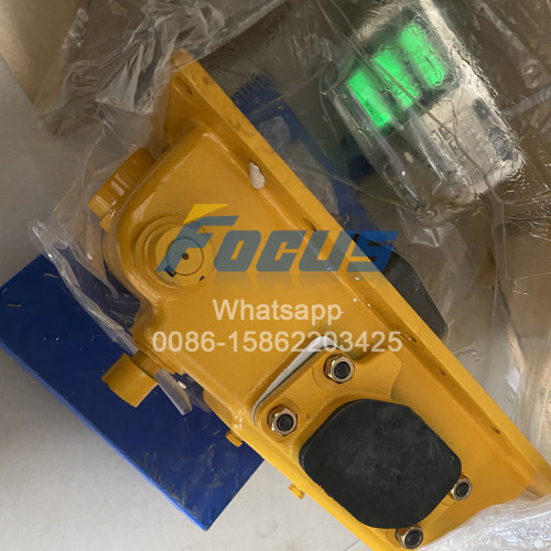 Komatsu Parts D155A-1 Transmission Control Valve 155-15-00370