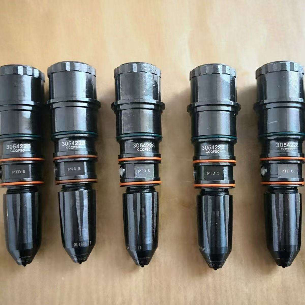 Injector Nozzle 3054220 Shantui SD22 Bulldozer Parts NT855 Diesel Engine 4914308/3054233/3047973/4913325 Chongqing 3 Months