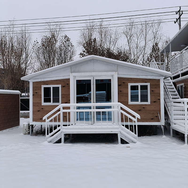 Expandable container house to live in
