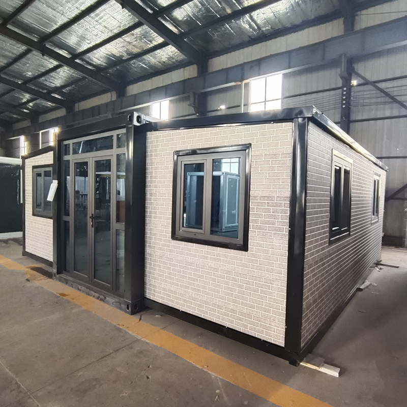 Expandable container house