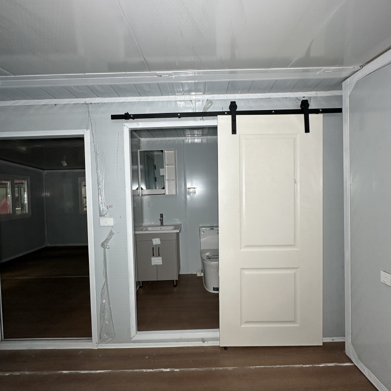 20FT expandable container house with custom sliding door