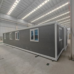 40ft Prefab Modern Living House with Three Bedrooms Living Expandable Container House