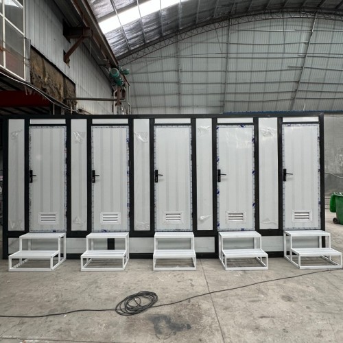 20ft Prefabricated Container Toilet with 5 Squat Units and Shower Rooms Mobile Sanitary Solution