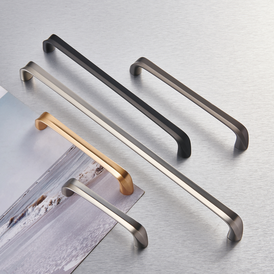 Modern Luxury Hardware Pull New Design Fancy Bedroom Wardrobe Cabinet Furniture Handle