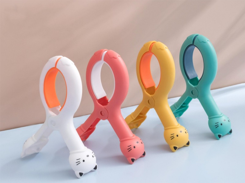 Cartoon Large Clip Sheet Clip Strong Cute Funny Cat Windproof Plastic Bright Colour New Trendy Clothes Peg Large Size