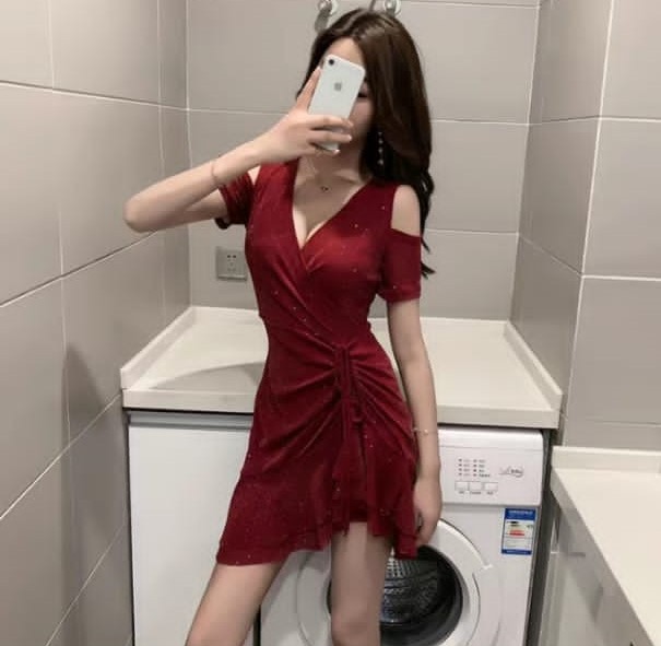 Ladies Elegant Shinning Gown - Claret Red