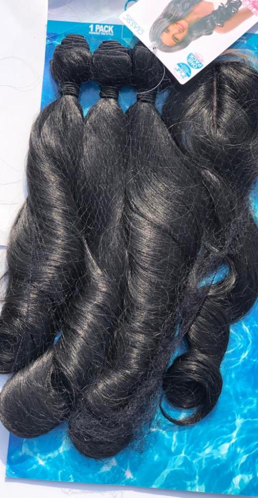 Versace Natural Classic Hair - 3 PCS + Closure