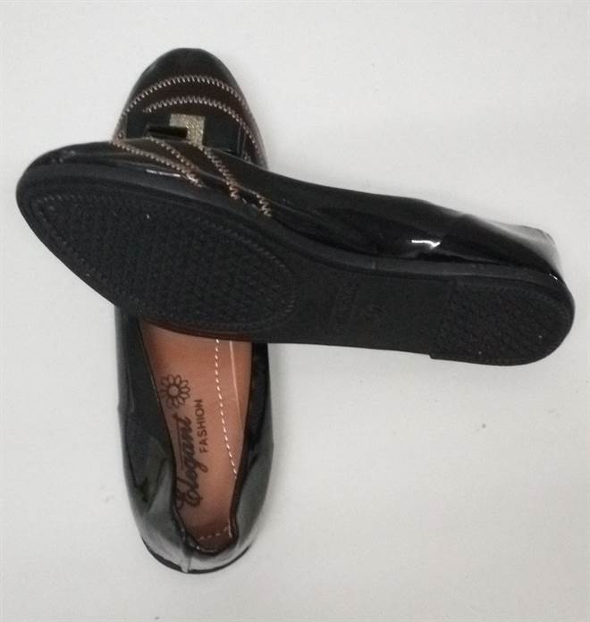 Elegant Fashion Flat Shoes - Gold Stripe