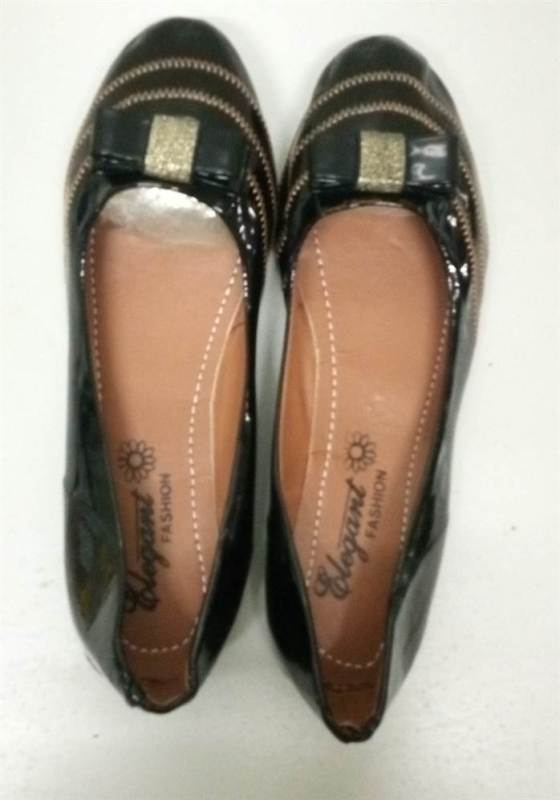 Elegant Fashion Flat Shoes - Gold Stripe