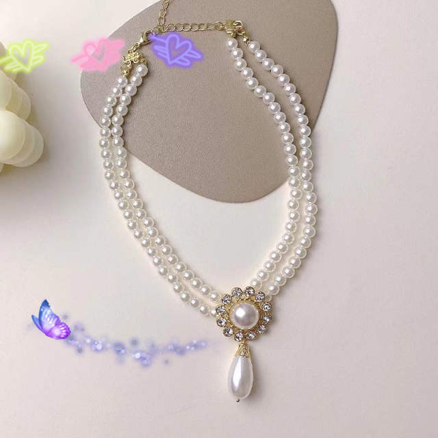 Ladies Pearl Necklace