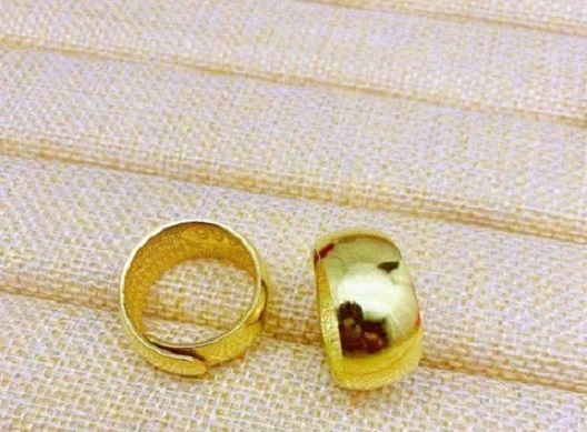 Original Gold-tone Gem Ring