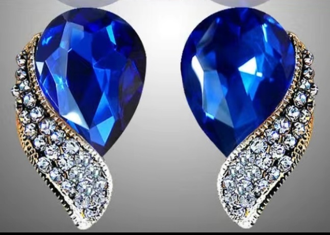 Royal Blue Earrings for Royal Ladies