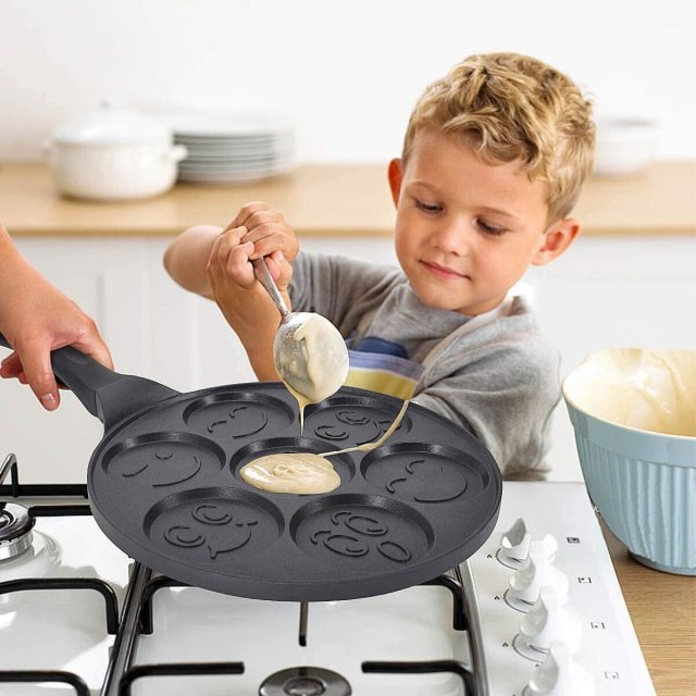 High Quality 10 Inch Pancake Maker Pan Pancake Pan With 7-Mold Flapjack Faces for Breakfast Griddle Fried Egg Cooker