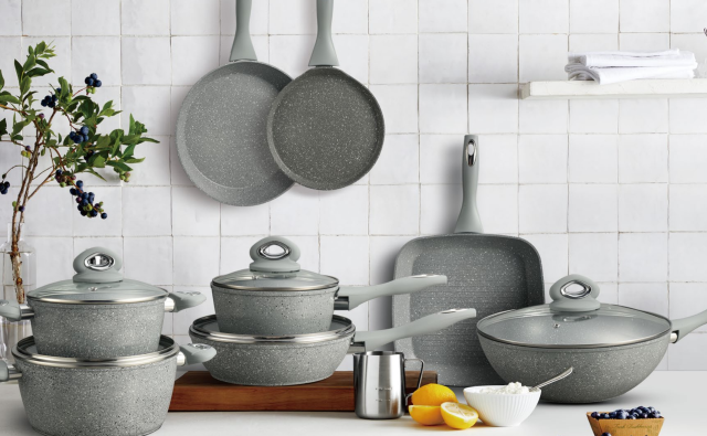 Three styles of marble non-stick cookware, light and simple, more comfortable to cook