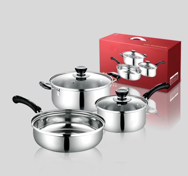 Kitchen three treasures: stainless steel milk pot, soup pot, wok. Practical simplicity, cooking essentials