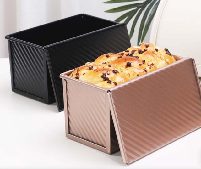Golden carbon steel corrugated toast box with lid baking tools bread mold toast box toast baking cake mold baking pan