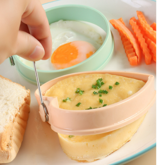 Creative Silicone Omelet Mould Round Omelet Maker with Handle Omelet Eggs Hobnobs Love Shape Mould