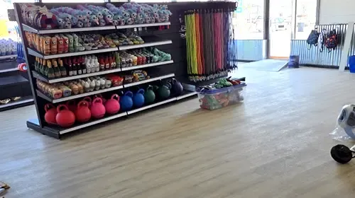 Application of Vinyl Flooring in American Store Project