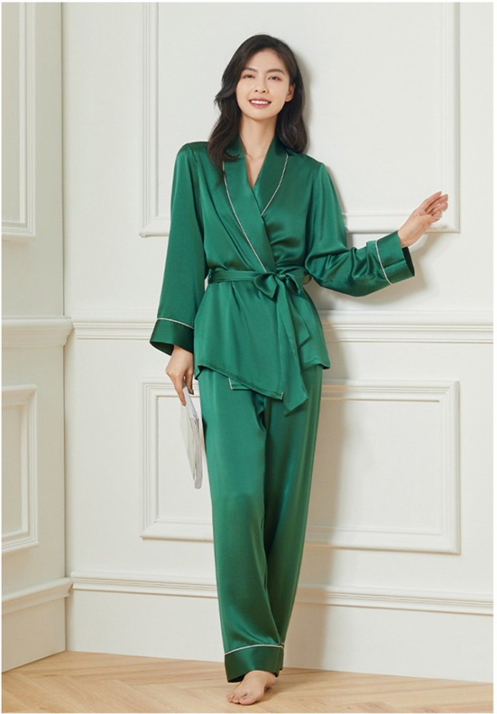 Women's 100% Mulberry Silk Charmeuse Bathrobe Type Pajamas