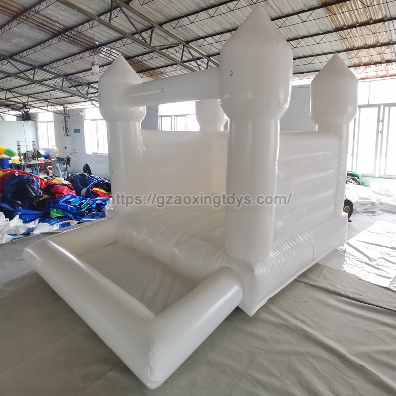 White Inflatable Bounce House With Ball Pit