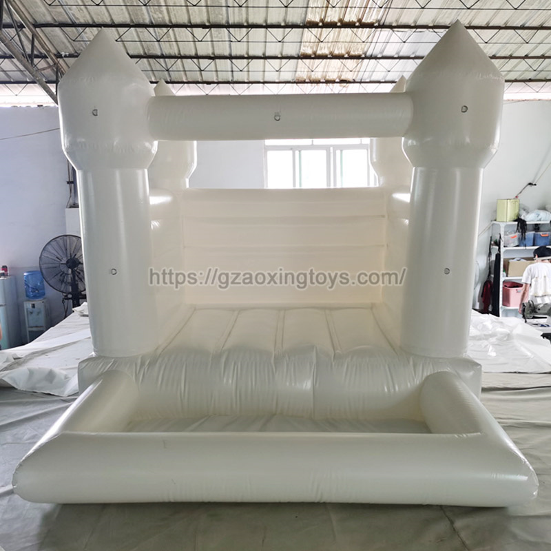 White Inflatable Bounce House With Ball Pit