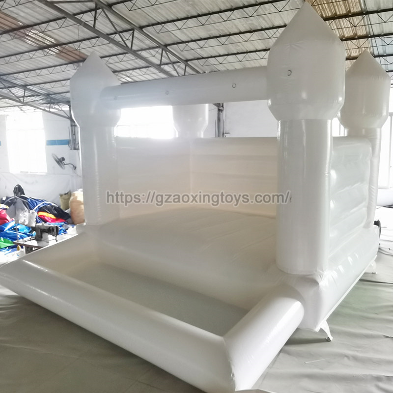 White Inflatable Bounce House With Ball Pit