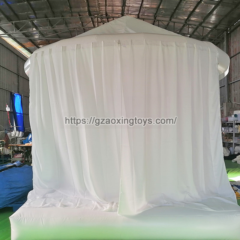White Inflatable Bouncer House With Curtains