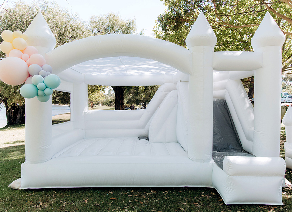 Inflatable Bouncer House With Slide