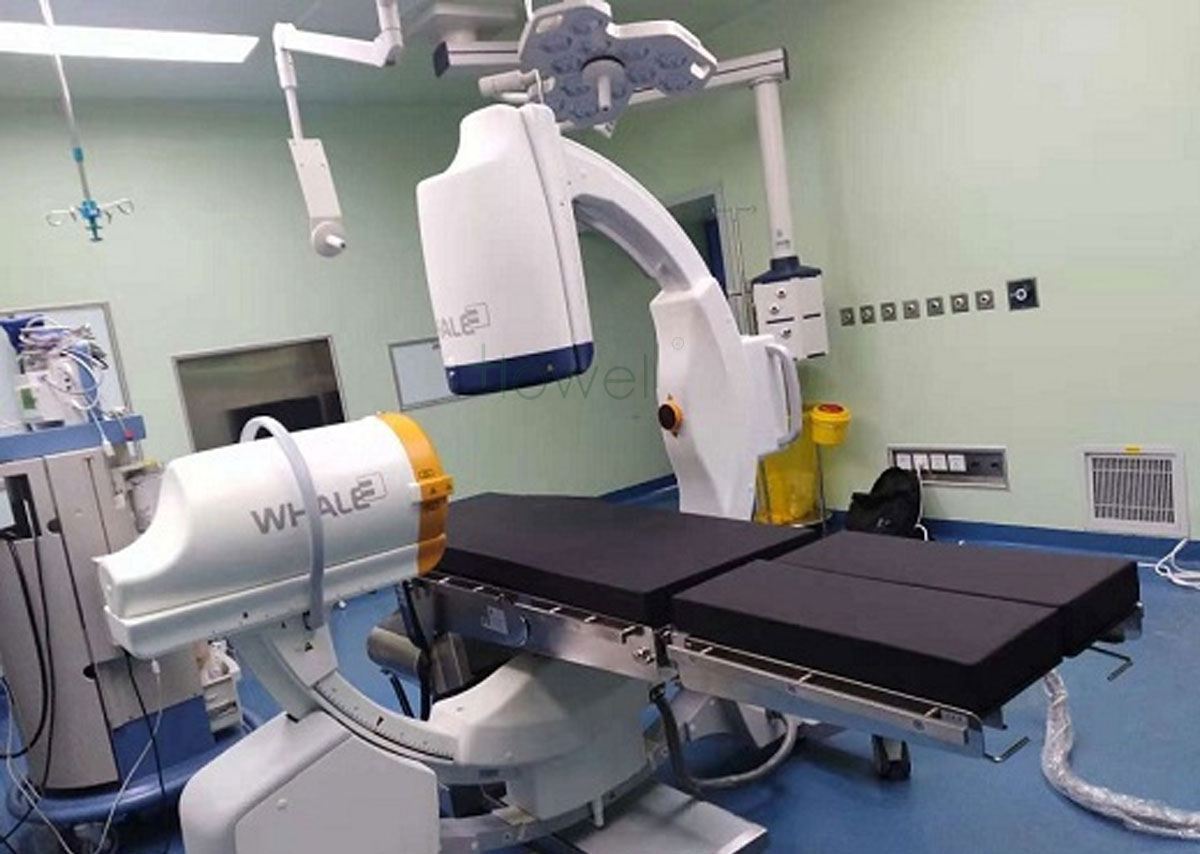 Mit welcher Art von Operationsbett sollte der 3 Millionen RMB teure G-Arm ausgestattet sein?