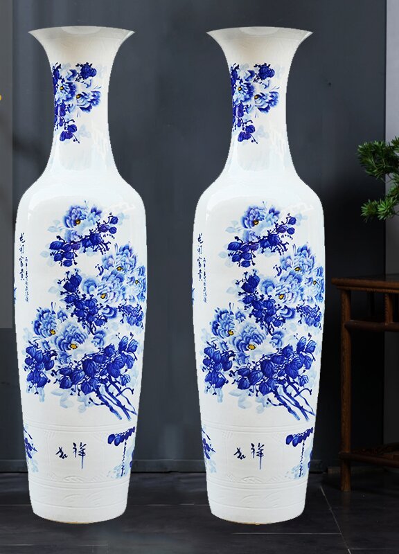 Large Chinese Hand Painted Dragon Ceramic Blue and White Porcelain Floor Vases