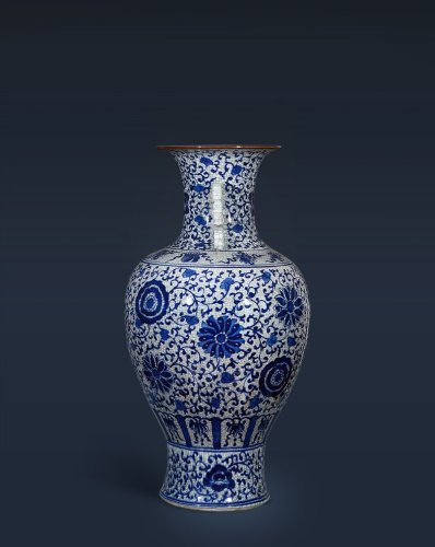 Large Chinese Hand Painted Dragon Ceramic Blue and White Porcelain Floor Vases