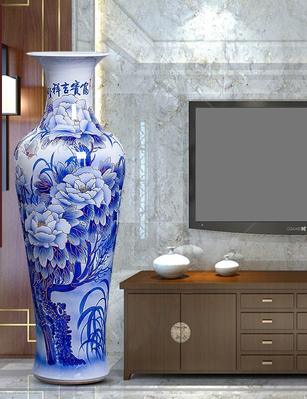 Large Chinese Hand Painted Dragon Ceramic Blue and White Porcelain Floor Vases
