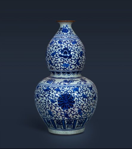 Large Chinese Hand Painted Dragon Ceramic Blue and White Porcelain Floor Vases