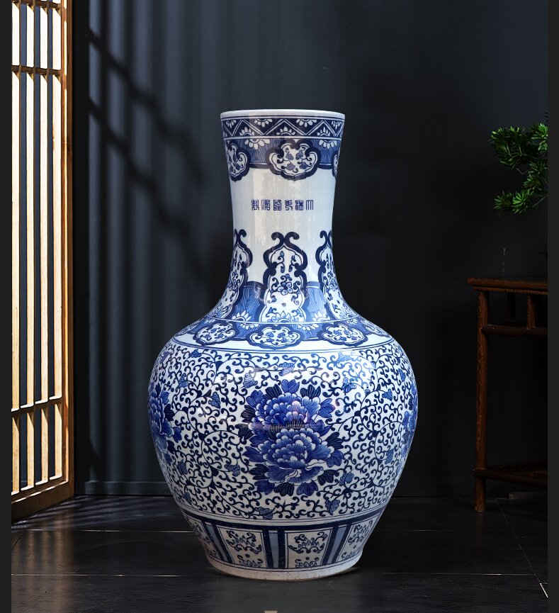 Large Chinese Hand Painted Dragon Ceramic Blue and White Porcelain Floor Vases