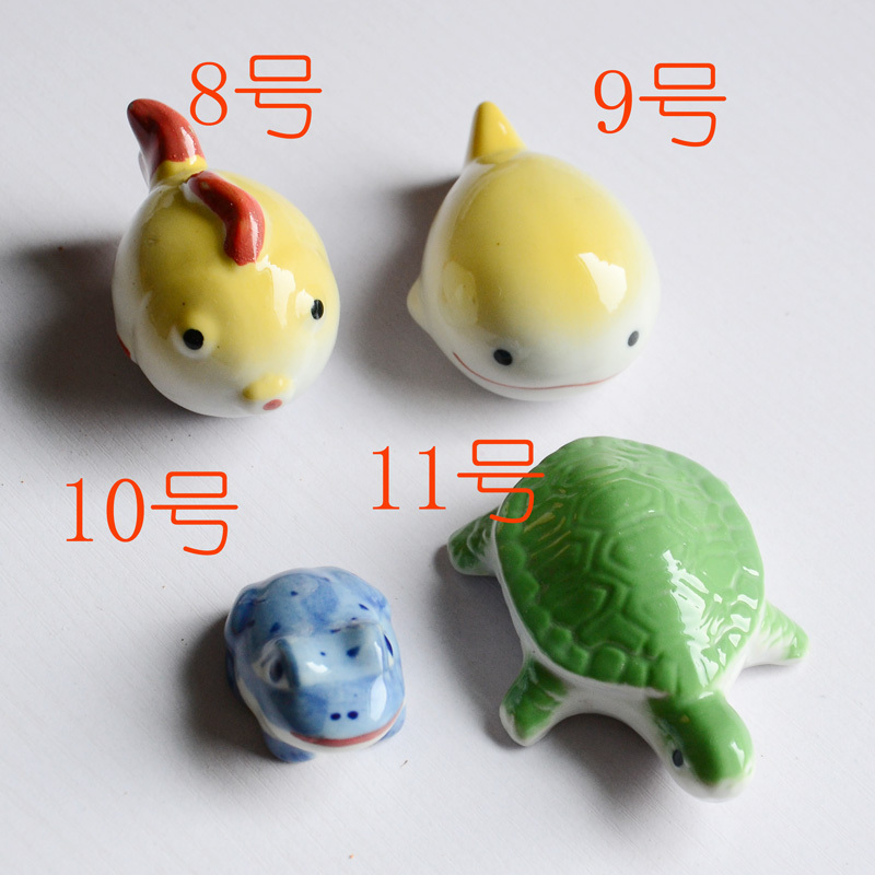 Jingdezhen Porcelain Small Ornaments Fishes Floating Ceramic Fish Pot Decoration