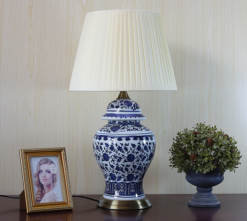 Factory Direct Jingdezhen Blue and White Porcelain Table Lamps for Living Room
