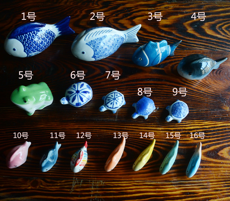 Jingdezhen Porcelain Small Ornaments Fishes Floating Ceramic Fish Pot Decoration
