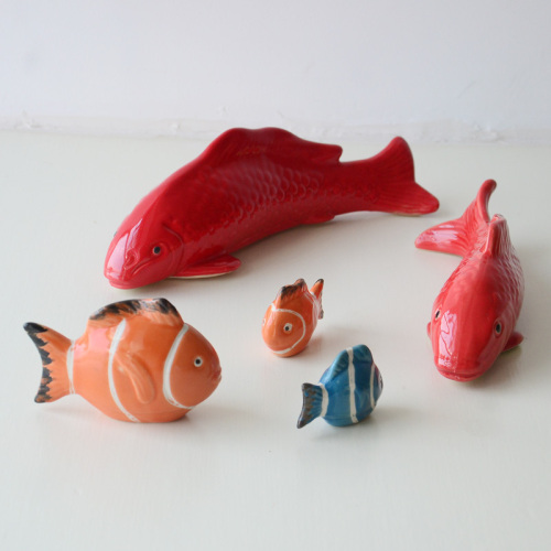 Jingdezhen Porcelain Small Ornaments Fishes Floating Ceramic Fish Pot Decoration