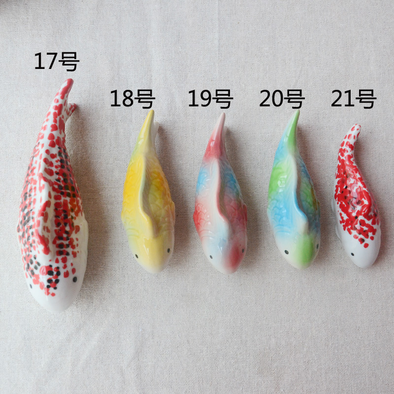 Jingdezhen Porcelain Small Ornaments Fishes Floating Ceramic Fish Pot Decoration