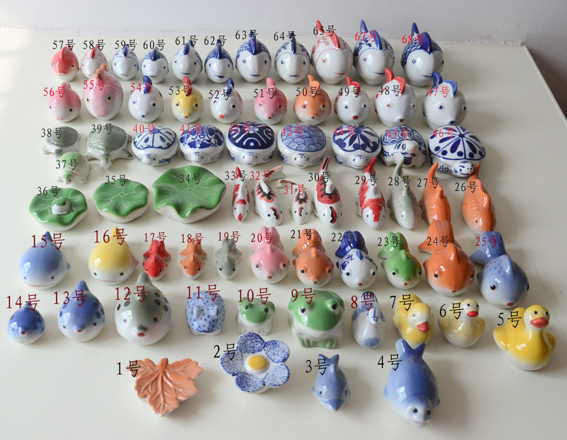 Jingdezhen Porcelain Small Ornaments Fishes Floating Ceramic Fish Pot Decoration